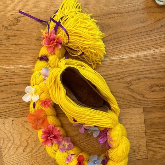 Ropunzel wig from Etsy - Picture 2 of 3